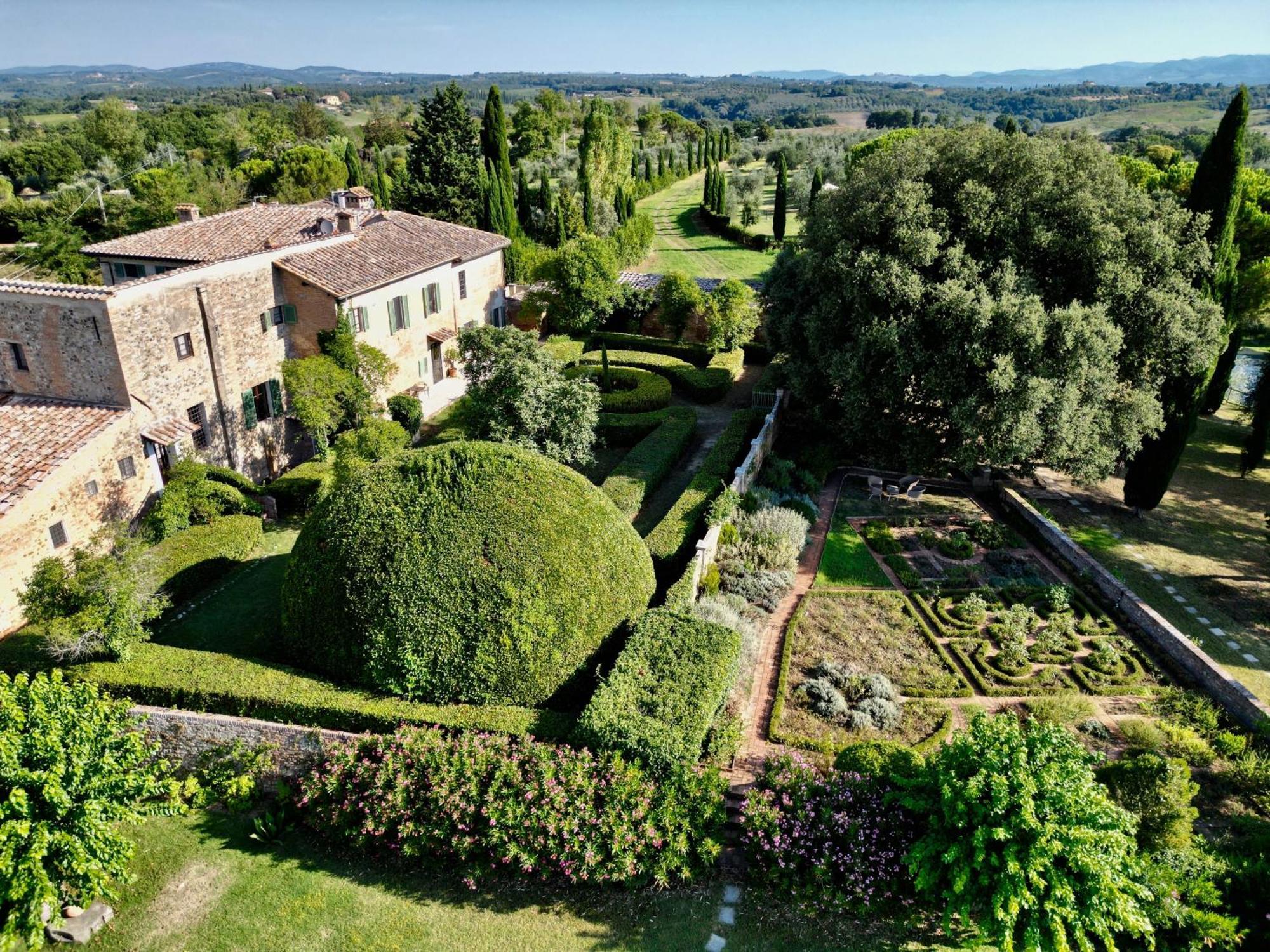 Gasthaus Ca' Bianca Tuscany Relais Siena Exterior foto