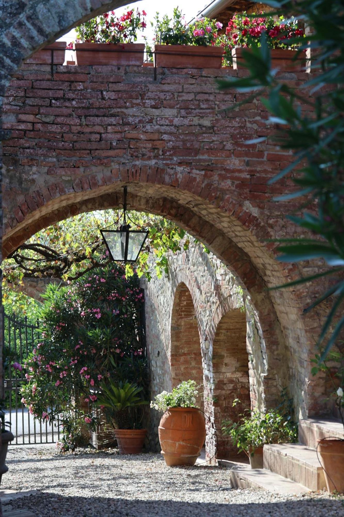 Gasthaus Ca' Bianca Tuscany Relais Siena Exterior foto