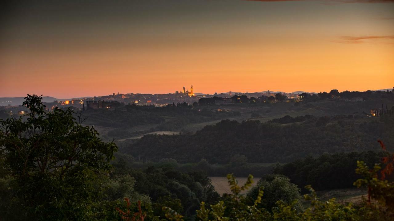 Gasthaus Ca' Bianca Tuscany Relais Siena Exterior foto